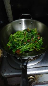 自制芹菜炒肉丝做法图解6)