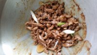 家常菜秋葵炒肉片做法图解7)