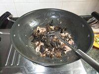 家常菜肉丝炒木耳做法图解8)