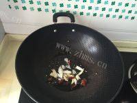 意犹未尽的芹菜炒腐竹做法图解3)