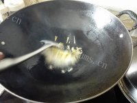 美味佳肴般的爆炒鱿鱼做法图解4)