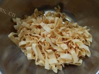 家常菜辣椒炒豆皮做法图解1)