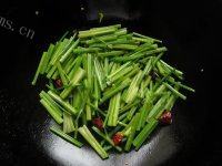 「DIY」芹菜炒香干做法图解5)
