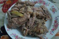 家常菜脊骨炖土豆做法图解3)