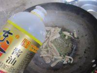 味道不错的肉丝炒蕨菜做法图解8)