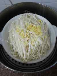 美味的蒜蓉蒸金针菇做法图解3)