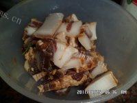 腊肉炒豆角做法图解2)