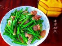 家常菜芹菜炒腊肠
