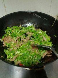 家常菜尖椒牛肉做法图解5)