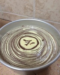 诱人的斑马纹戚风蛋糕做法图解4)