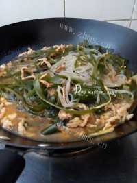美味的海带烧粉丝做法图解9)
