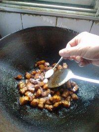 在家做的土豆烧肉做法图解10)