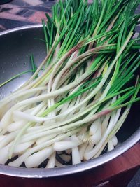 家庭荞头肉片做法图解1)