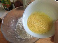 美味的炸香椿鱼做法图解5)
