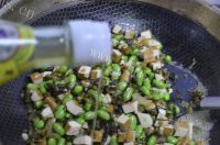 家常雪菜毛豆炒豆干做法图解10)