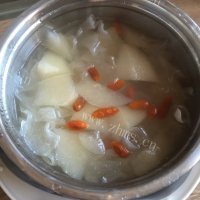 自制冰糖雪梨银耳莲子汤做法图解10)