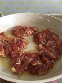 回味无穷的照烧鸡腿肉做法图解4)
