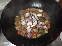 玉盘珍馐的土豆烧排骨的做法图解七