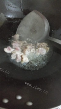 美味木耳鸡肉炒豆角做法图解3)