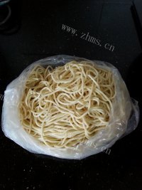 美味的瘦肉炒面做法图解1)