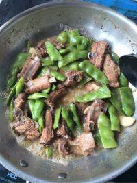 家常菜排骨炖豆角做法图解10)