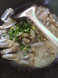 美味的清炒蛏子做法图解8)