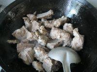 「自创」排骨炖豆角做法图解3)