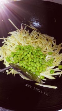 家常菜茭白炒毛豆做法图解5)
