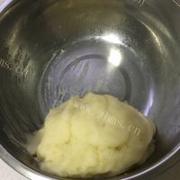甜甜的椰蓉芝士土豆球做法图解7)