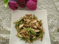 家常菜芹菜炒豆干