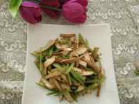 家常菜芹菜炒豆干