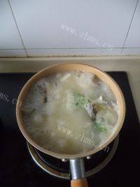 滋补的黄骨鱼豆腐汤