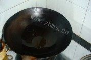 家常菜肉炒蒜台做法图解3)