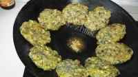 香酥可口锅贴莴笋叶米粑做法图解8)