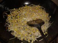 绿色食物韭菜炒豆芽做法图解10)