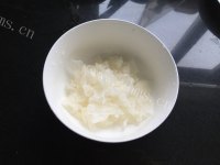 DIY银耳百合雪梨汤做法图解2)
