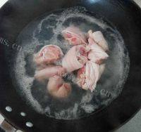 美味的腐乳猪蹄做法图解2)