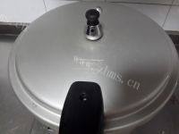 营养美食之炖排骨做法图解7)