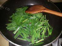 家常菜豆芽炒韭菜做法图解1)