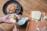 唇齿留香的红油抄手做法图解2)