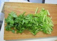 色香味具全的芹菜肉丝做法图解2)