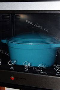 家常菜牛腩炖萝卜做法图解6)