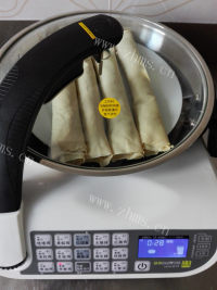 美味清蒸腐皮肉卷做法图解7)