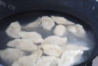 虾肉水饺做法图解12)