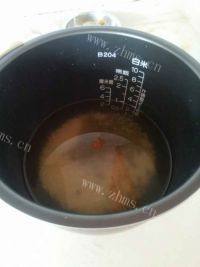 美味早餐绿豆大米粥做法图解4)