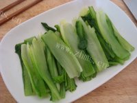 美味的豆豉鲮鱼拌小白菜做法图解3)