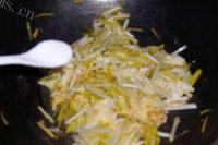 「DIY美食」韭黄炒蛋做法图解9)