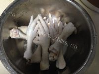 美味营养的卤鸡爪做法图解2)