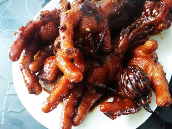 鲜美可口的红烧鸡爪