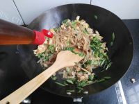 满口清香的鸡蛋炒河粉做法图解13)